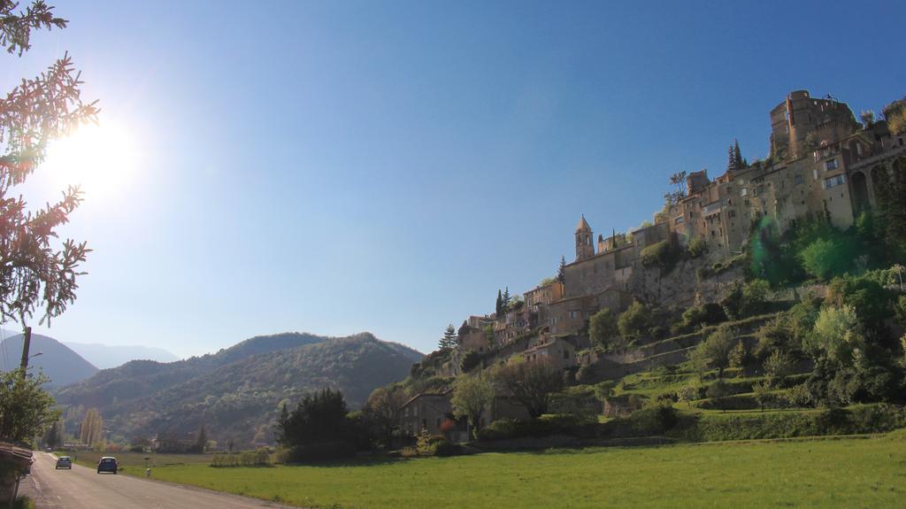 Отель Vvf Drome Provence Монбрен-ле-Бен Экстерьер фото