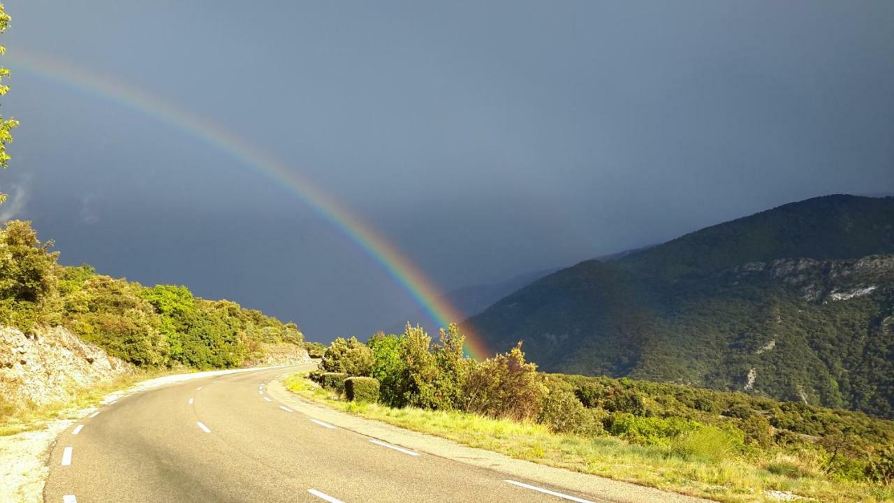 Отель Vvf Drome Provence Монбрен-ле-Бен Экстерьер фото